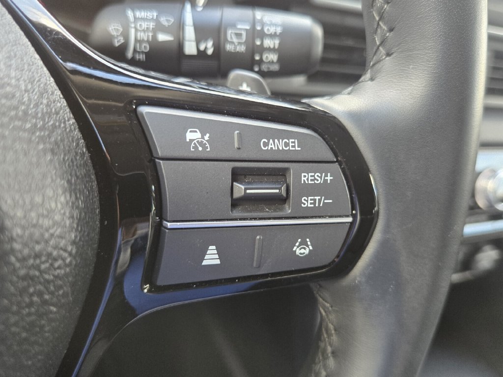 Certified 2025 Honda Pilot Touring image 27