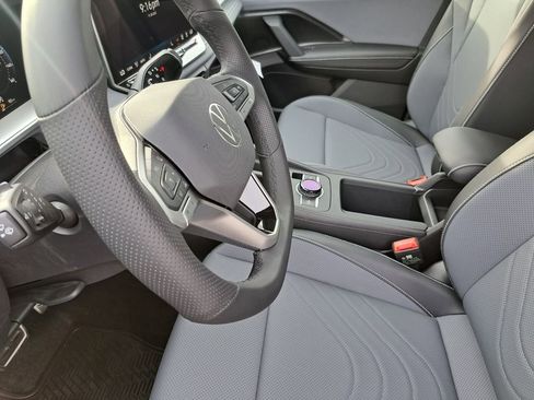 New 2026 Volkswagen Tiguan SE R-Line image 16