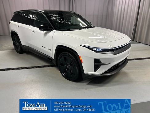 Used 2024 Jeep Wagoneer Launch Edition image 1