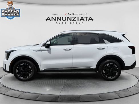 Certified 2024 Kia Sorento S AWD/4WD image 2