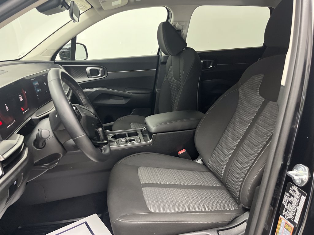 Used 2026 Kia Sorento LX FWD image 12