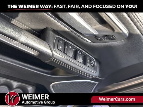 Used 2019 RAM 1500 Laramie AWD/4WD image 10