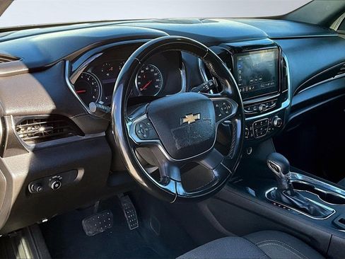 Used 2023 Chevrolet Traverse LT image 15