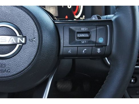 Certified 2024 Nissan Rogue Platinum w/ Platinum Premium Package FWD image 18