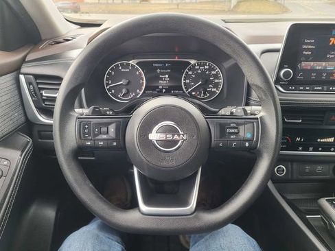 Used 2023 Nissan Rogue SV image 26