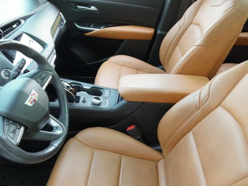 Used 2020 Cadillac XT4 Premium Luxury FWD image 11