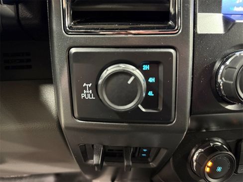 Used 2020 Ford F250 XLT w/ XLT Value Package image 32