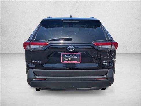 Used 2024 Toyota RAV4 XLE AWD/4WD image 7
