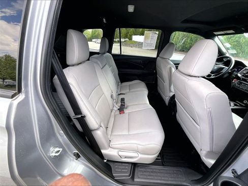 Used 2023 Honda Passport EX-L image 16