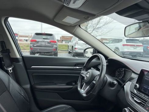 Used 2024 Nissan Altima 2.5 SR image 30