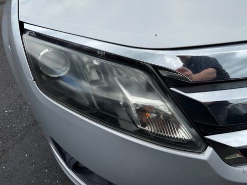 Used 2010 Ford Fusion SE FWD image 4