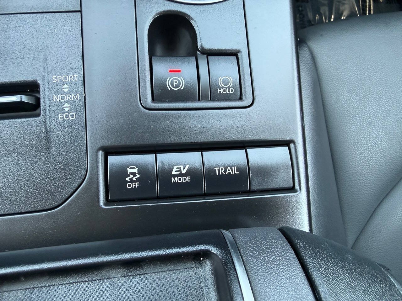 Used 2022 Toyota Highlander XLE AWD/4WD image 44