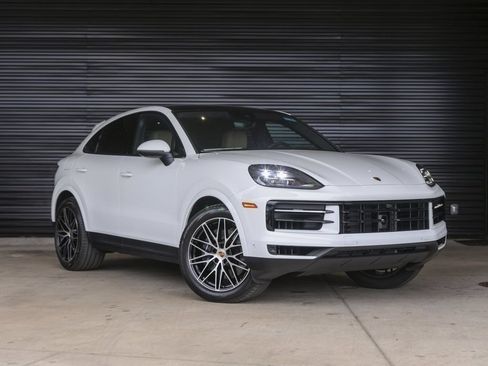 Certified 2026 Porsche Cayenne Coupe AWD/4WD image 9