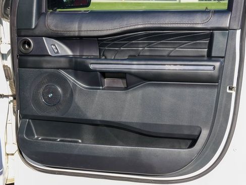 Used 2021 Ford Expedition Platinum image 21