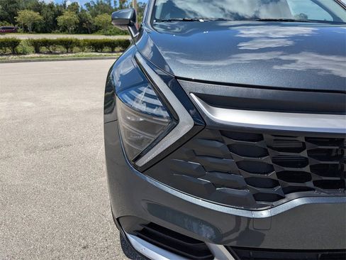 Used 2025 Kia Sportage LX image 12