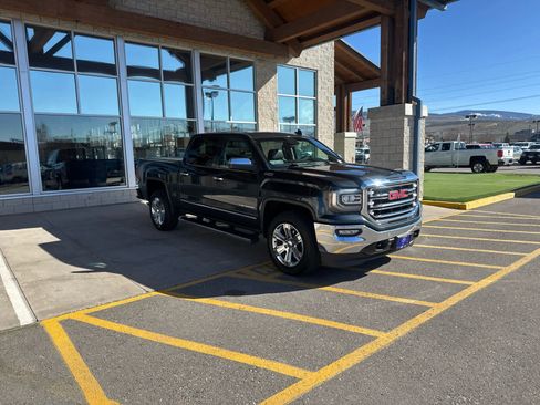Used 2018 GMC Sierra 1500 SLT image 3