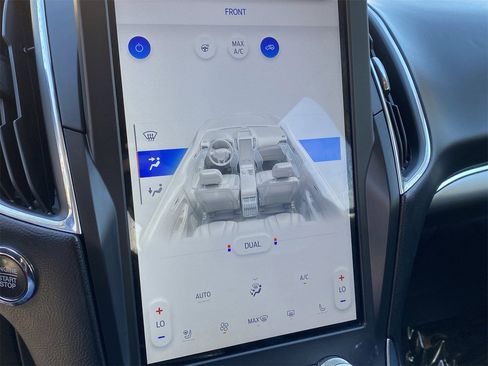 Used 2023 Ford Edge Titanium image 24