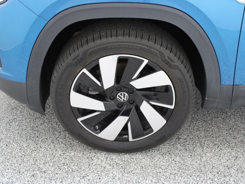 Used 2024 Volkswagen Atlas Cross Sport SE FWD image 11
