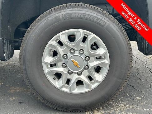 Used 2025 Chevrolet Silverado 3500 LT image 26