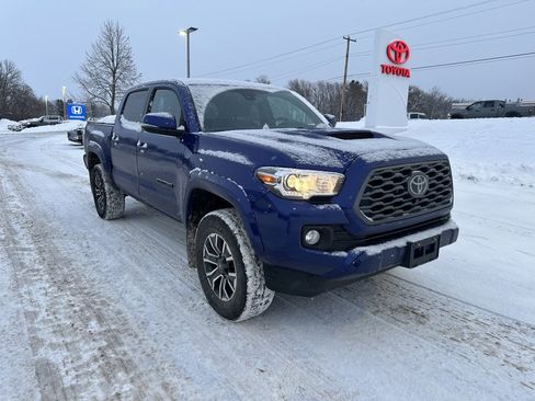 Used 2023 Toyota Tacoma TRD Sport image 7