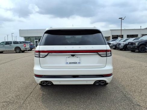 Used 2023 Lincoln Aviator Reserve w/ Jet Package AWD/4WD image 6
