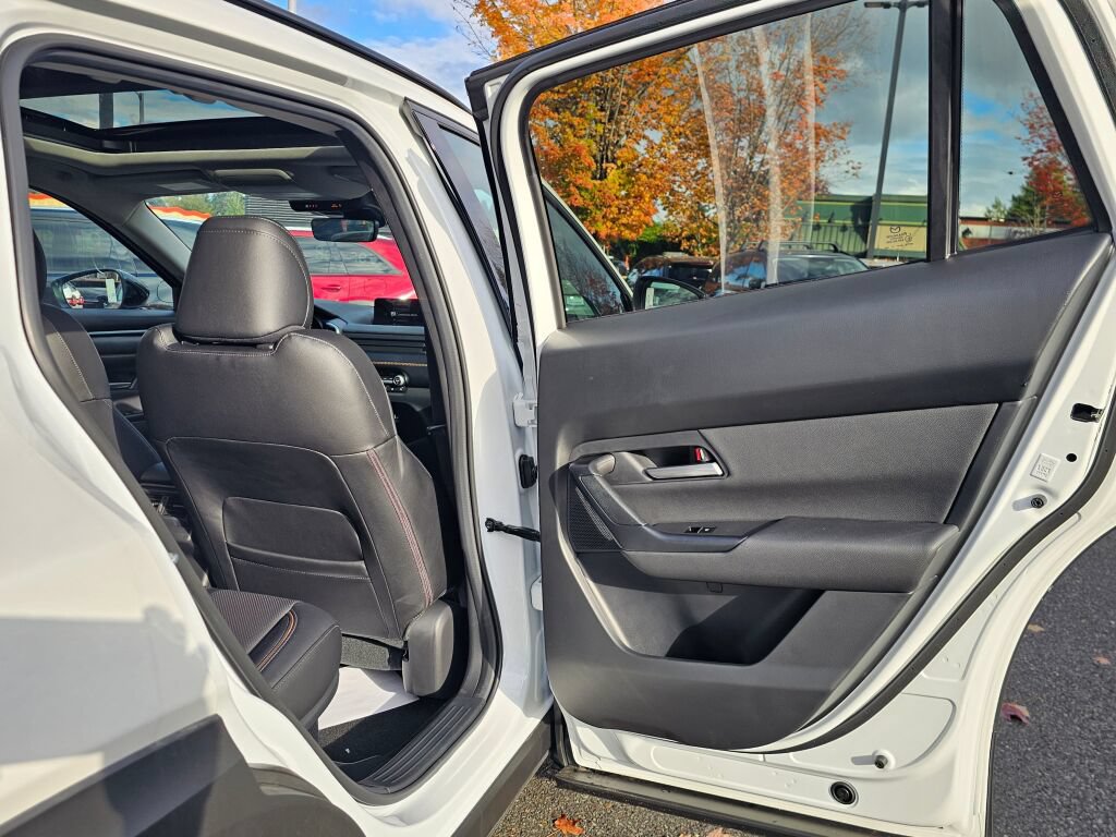 New 2026 MAZDA CX-50 AWD 2.5 Hybrid w/ Cargo Package image 30