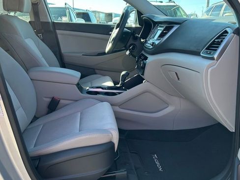 Used 2017 Hyundai Tucson SE image 28