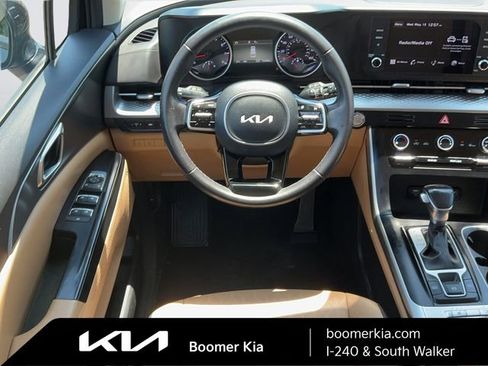 Used 2024 Kia Carnival LX FWD image 15