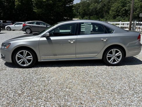 Used 2013 Volkswagen Passat TDI SE FWD image 1