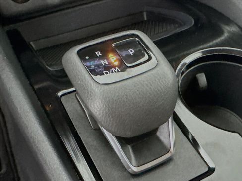 Used 2024 Nissan Rogue SV FWD image 15