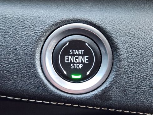 Certified 2021 Cadillac Escalade Luxury image 22