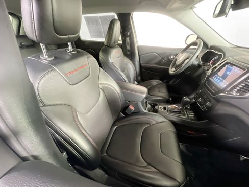 Used 2022 Jeep Cherokee Trailhawk w/ Premium Leather Package image 26