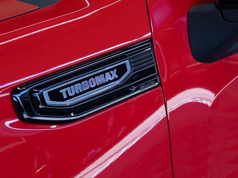 Used 2025 GMC Sierra 1500 Elevation image 11