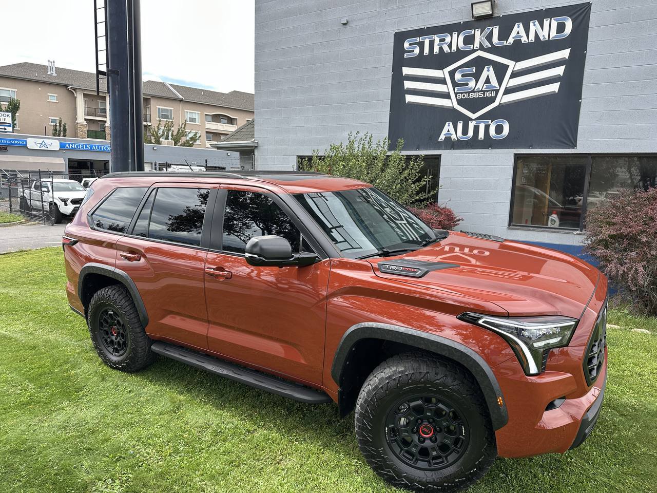 Used 2024 Toyota Sequoia TRD Pro AWD/4WD image 2