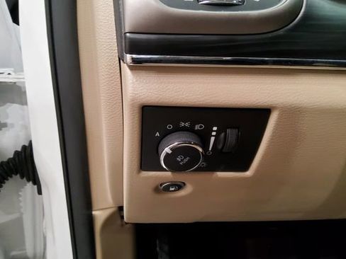 Used 2019 Jeep Grand Cherokee Limited RWD image 23
