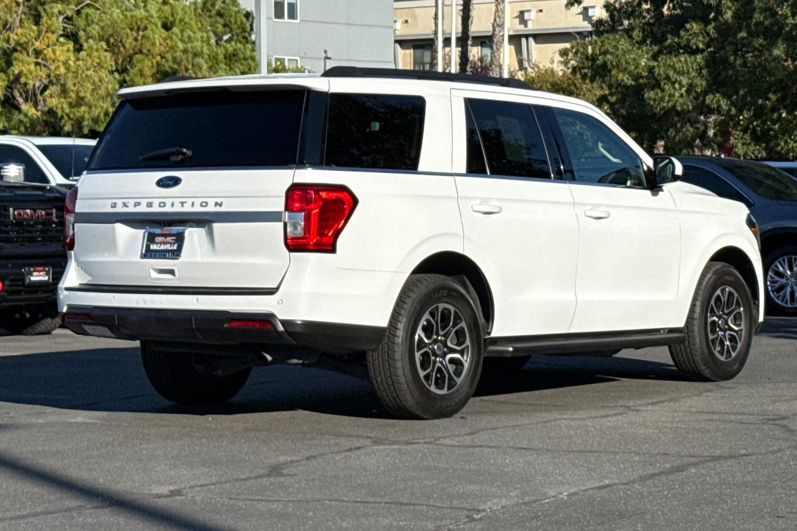 Used 2024 Ford Expedition XLT AWD/4WD image 5