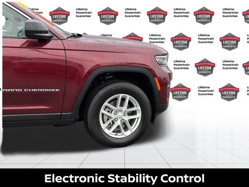 Used 2025 Jeep Grand Cherokee Laredo X image 9