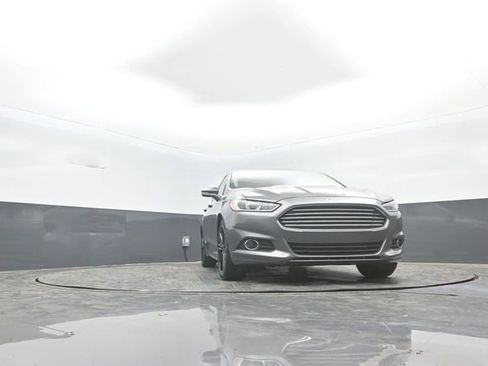 Used 2014 Ford Fusion SE w/ Equipment Group 202A image 28