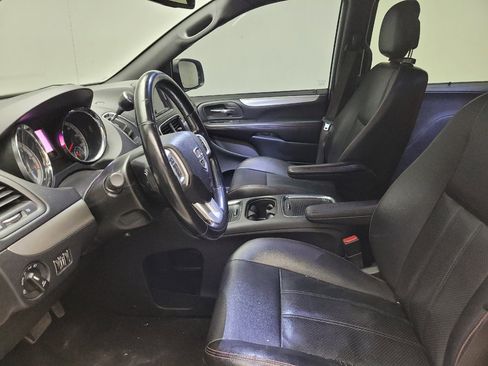 Used 2019 Dodge Grand Caravan GT FWD image 17