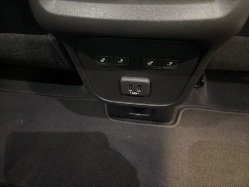 Used 2024 Chevrolet Equinox Premier AWD/4WD image 43