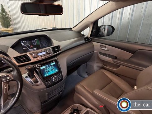 Used 2015 Honda Odyssey Touring Elite image 10