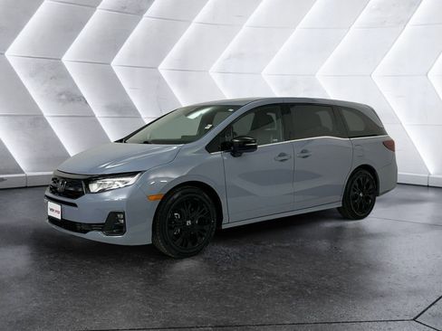 Used 2025 Honda Odyssey Sport-L image 3