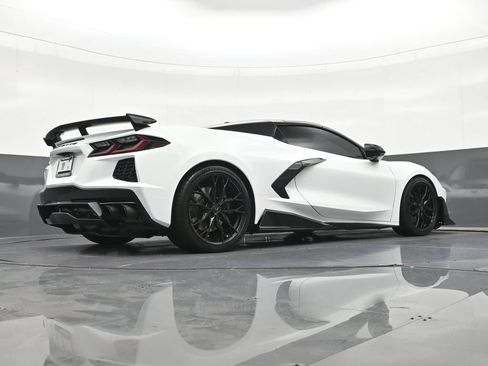 Used 2025 Chevrolet Corvette Stingray Preferred Conv w/ Z51 Performance Package RWD image 30