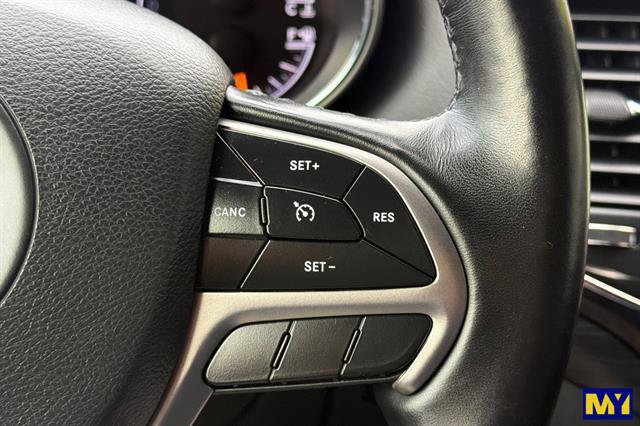 Used 2022 Jeep Grand Cherokee Laredo X AWD/4WD image 30
