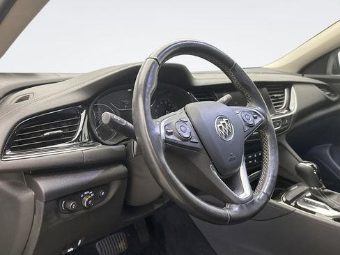 Used 2019 Buick Regal Essence w/ Driver Confidence Package I image 7