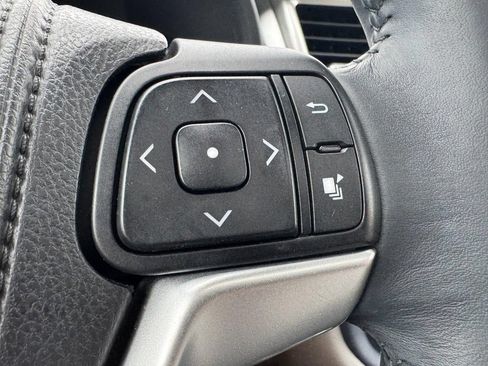 Used 2014 Toyota Highlander XLE AWD/4WD image 19