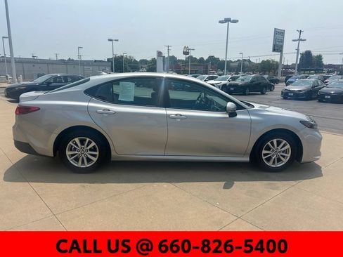 Used 2025 Toyota Camry LE FWD image 5