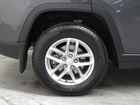 New 2025 Jeep Grand Cherokee Laredo X w/ Luxury Tech Group I image 32