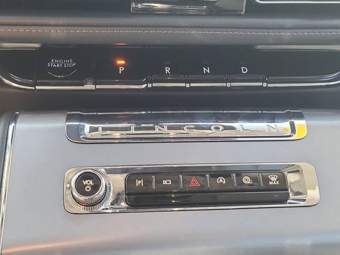 Certified 2025 Lincoln Aviator 2WD w/ Jet Appearance Package image 24
