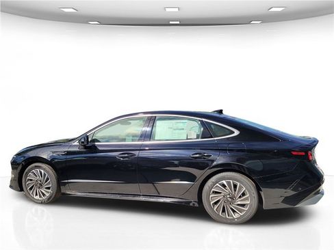 New 2025 Hyundai Sonata Limited image 4